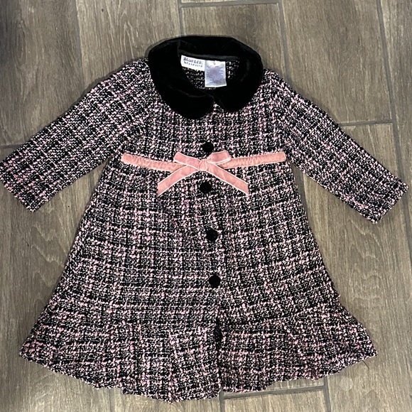Blueberi Boulevard Other - Blueberi Boulevard 2T Black, Pink Tweed Dress overcoat w/ black velvet buttons